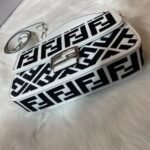 FENDI 2023 latest BAGUETTE bag with Leather strap F2029 Size:26-5-15CM - Image 4