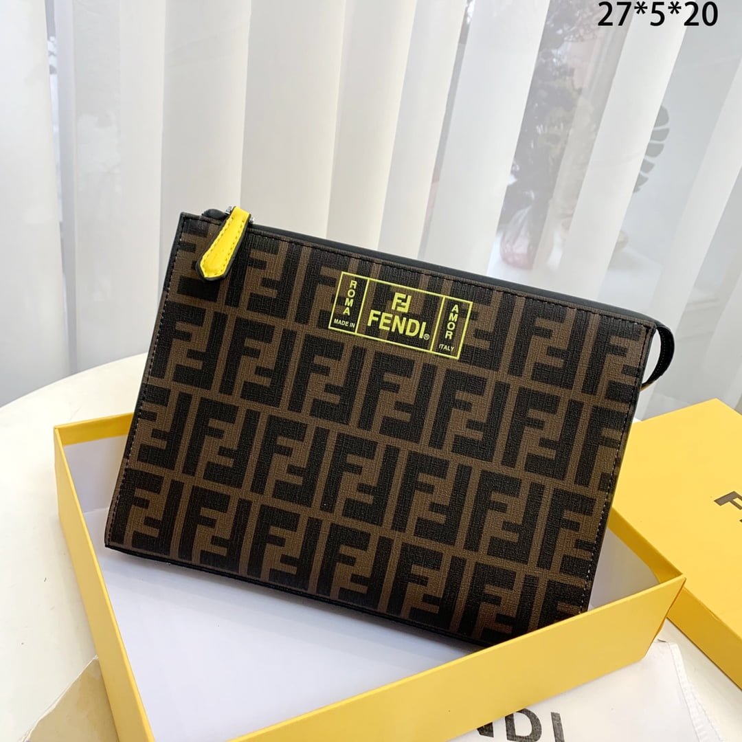 i1611315900_7427_4.jpg FENDI Large capacity Handbag Size: 20 * 30cm - Image 1