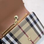 Burberry Vintage Folding clip size: 8.5*4*9cm - Image 9