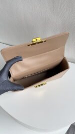 CELINE Arc de Triomphe Pink with Chain Size: 22 * 13.5 * 6cm - Image 7