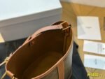 CELINE presbyopia bucket bag - Image 3